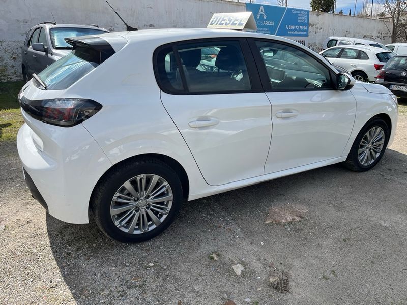Peugeot 208 2022, foto 9
