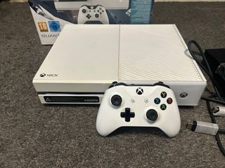 Xbox One 500GB Blanca + Mando