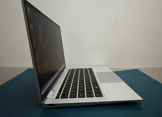 HP EliteBook 1030 G7 Plata