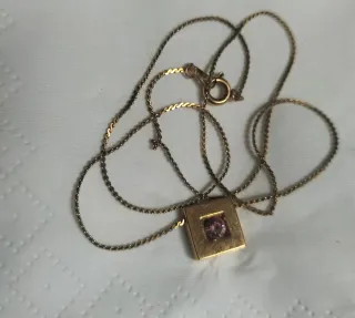 Collar cadena vintage con colgante cuadrado