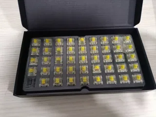 44 Interruptores Mecánicos Amarillos