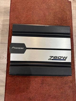 Subwoofer GROUND ZERO y Amplificador Pioneer