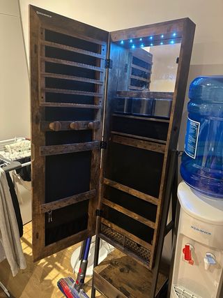 Espejo joyero con cajón y luces