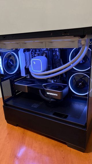 PC Gamer Ryzen 9 7950X + RTX 3080Ti