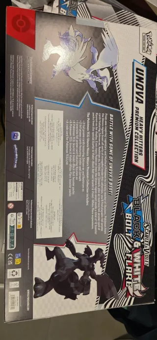 Caja Premium Pokémon TCG Unova Heavy Hitters