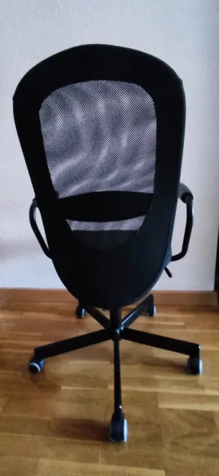 Silla de oficina ergonómica negra
