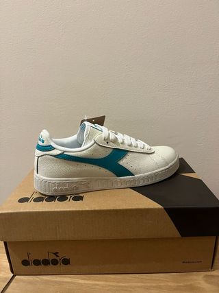 Scarpe Diadora bianche e blu