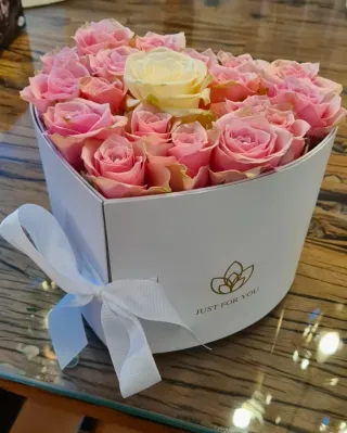 Caja Corazón Blanca con Confeti