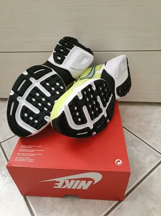 Nike V2K Run Scarpe running