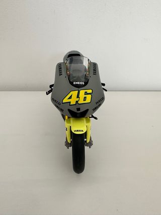 Yamaha YZR-M1 Rossi 2013 Test
