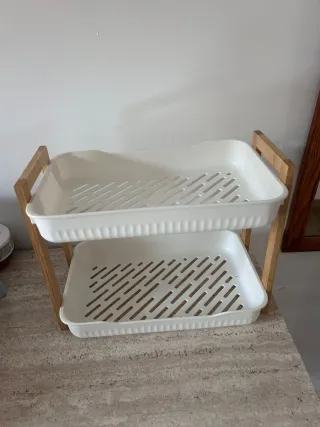 Estantería bambú 2 baldas plástico seminueva 8€