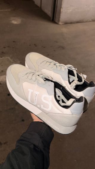 Zapatillas U.S. Polo Assn. Gris y Blanco