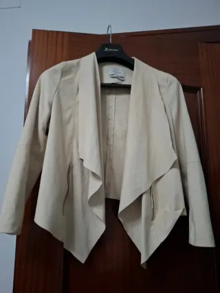 Chaqueta Bershka Beige Mujer