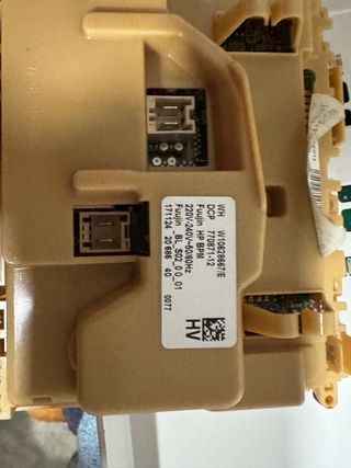 Panel frontal secadora Whirlpool HSCX 80420