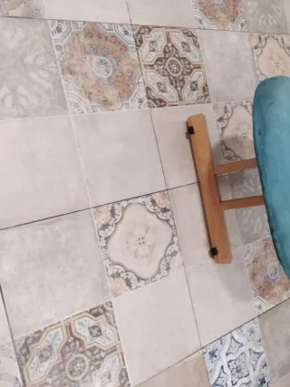 Silla ergonómica de madera y tela
