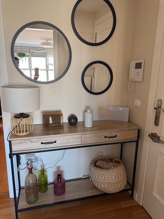 Mueble de entrada con 3 espejos redondos