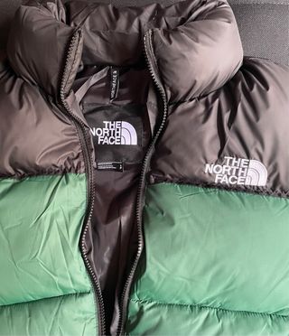 Cazadora The North Face verde y negra