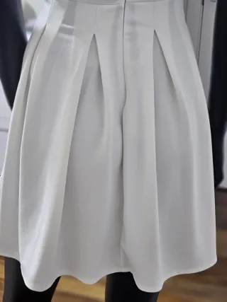 Vestido de fiesta blanco con lazo