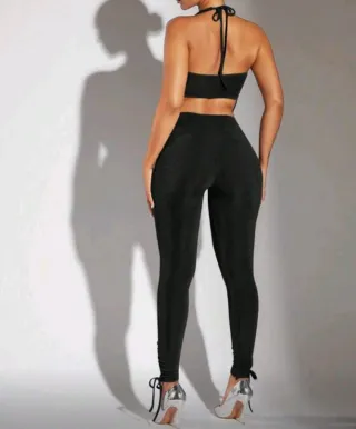 Conjunto Top Halter y Leggings Negro