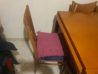 Mesa de salón y 6 sillas a juego