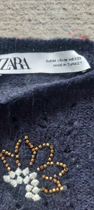Top Zara con lana,Bordados Talla M.
