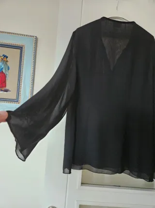 Blusa negra mujer Síntesis