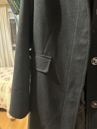 Abrigo de paño negro