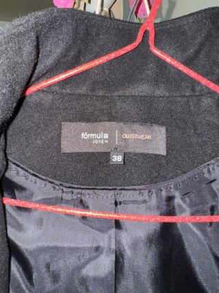 Abrigo de paño negro