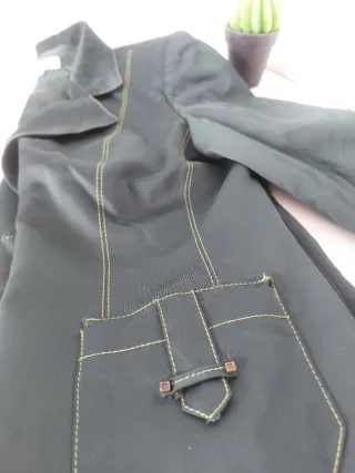 Blazer verde con costuras