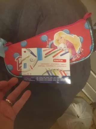 Estuche Barbie rosa con lunares