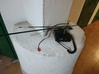 Emisora CB President con Antena Balconera