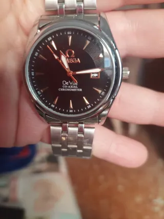 NUEVO A ESTRENAR.  COLECCIÓN. Reloj.