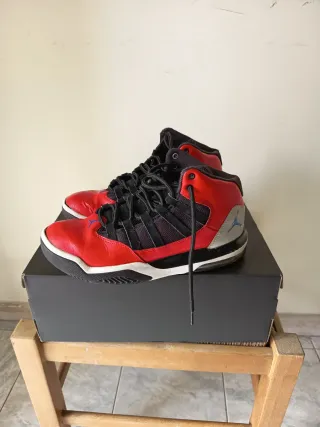 Scarpe Jordan Max Aura Rosse e Nere..mujer o niño