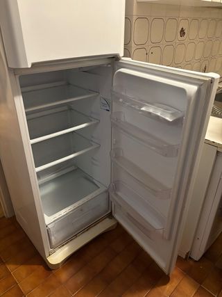 Nevera y Congelador INDESIT