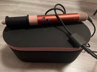 Dyson Airwrap. Poco Uso. Con cofre y accesorios.