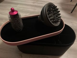 Dyson Airwrap. Poco Uso. Con cofre y accesorios.