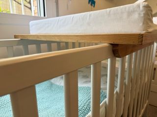 Cuna de bebé blanca