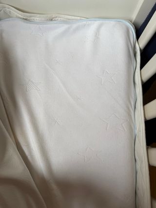 Cuna de bebé blanca