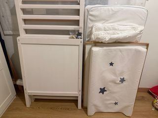 Cuna de bebé blanca