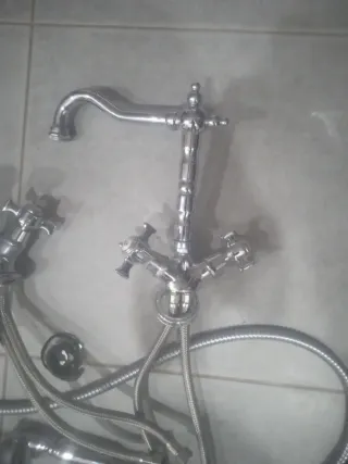 Grifo Roca Antiguo Plata