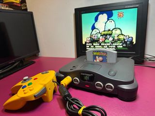 Consola Nintendo 64 Gris con Mando Amarillo