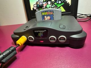 Consola Nintendo 64 Gris con Mando Amarillo