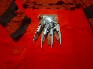 Disfraz Freddy Krueger Gersey y guante cuchillas