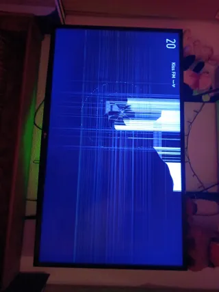 Televisor LG Smart TV 43 Negro con pantalla rota