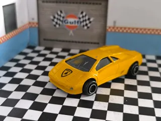 Lamborghini Diablo Majorette Amarillo