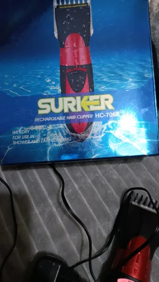 Máquina Cortapelo Surker Roja y Negra