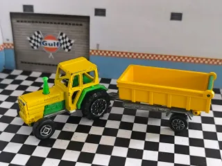 Tractor y Remolque Majorette Amarillo