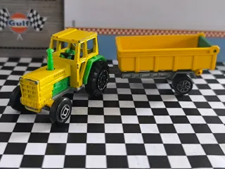 Tractor y Remolque Majorette Amarillo