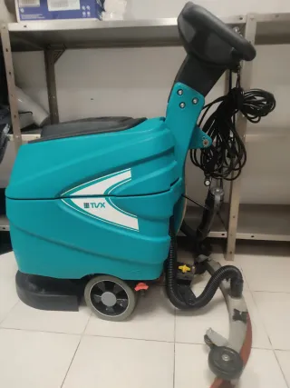 Máquina fregasuelos industrial