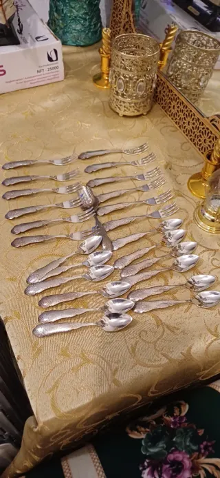 Juego de cubiertos de postre